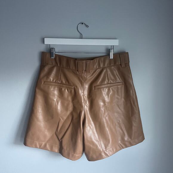 Abercrombie & Fitch Brown Vegan Leather Mocha Mousse Brown Shorts sz Large - Picture 2 of 7